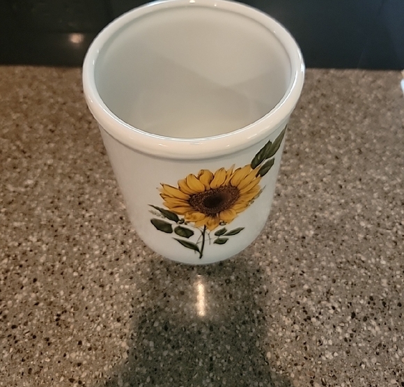 Sunflower Ceramic Vase - Picture 2 of 4